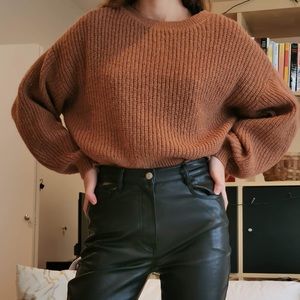 Brown cozy sweater 🌟